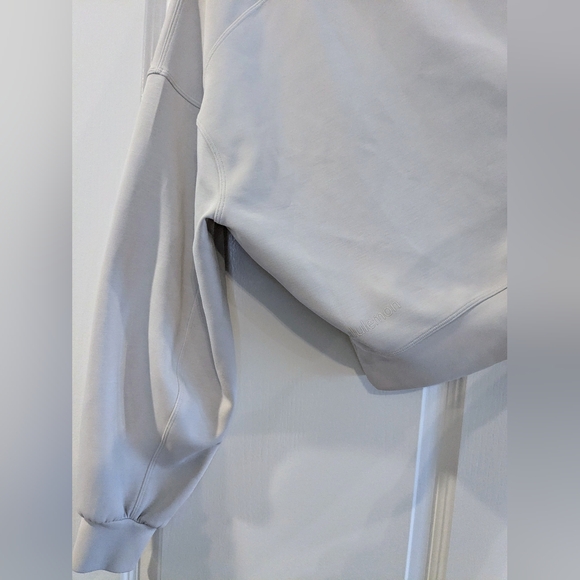 Lululemon Softstreme Perfectly Oversized Cropped Chrome Crew Sweatshirt Size 8 - Picture 13 of 14